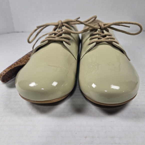 Birkenstock Women's Saunders Cream Cloud Patent Leather Oxfords EU 37 US W7 M5 - Picture 6 of 11